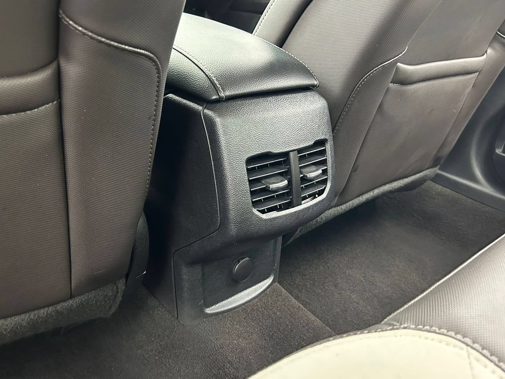 Used 2019 Ford Fusion SE w/ Equipment Group 151A FWD image 23