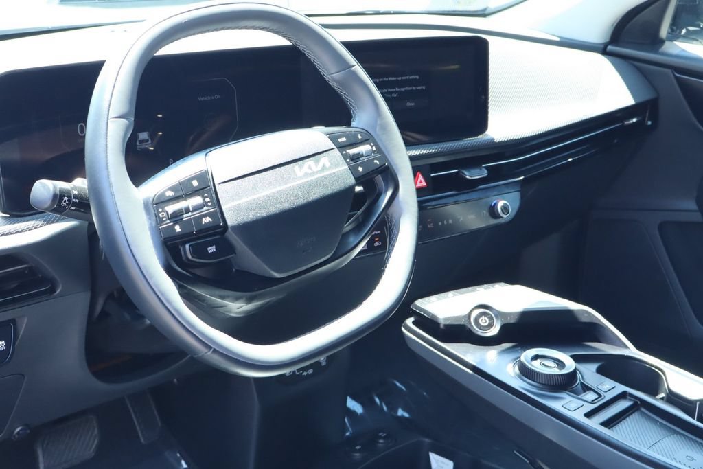 Used 2025 Kia EV6 Wind RWD image 17