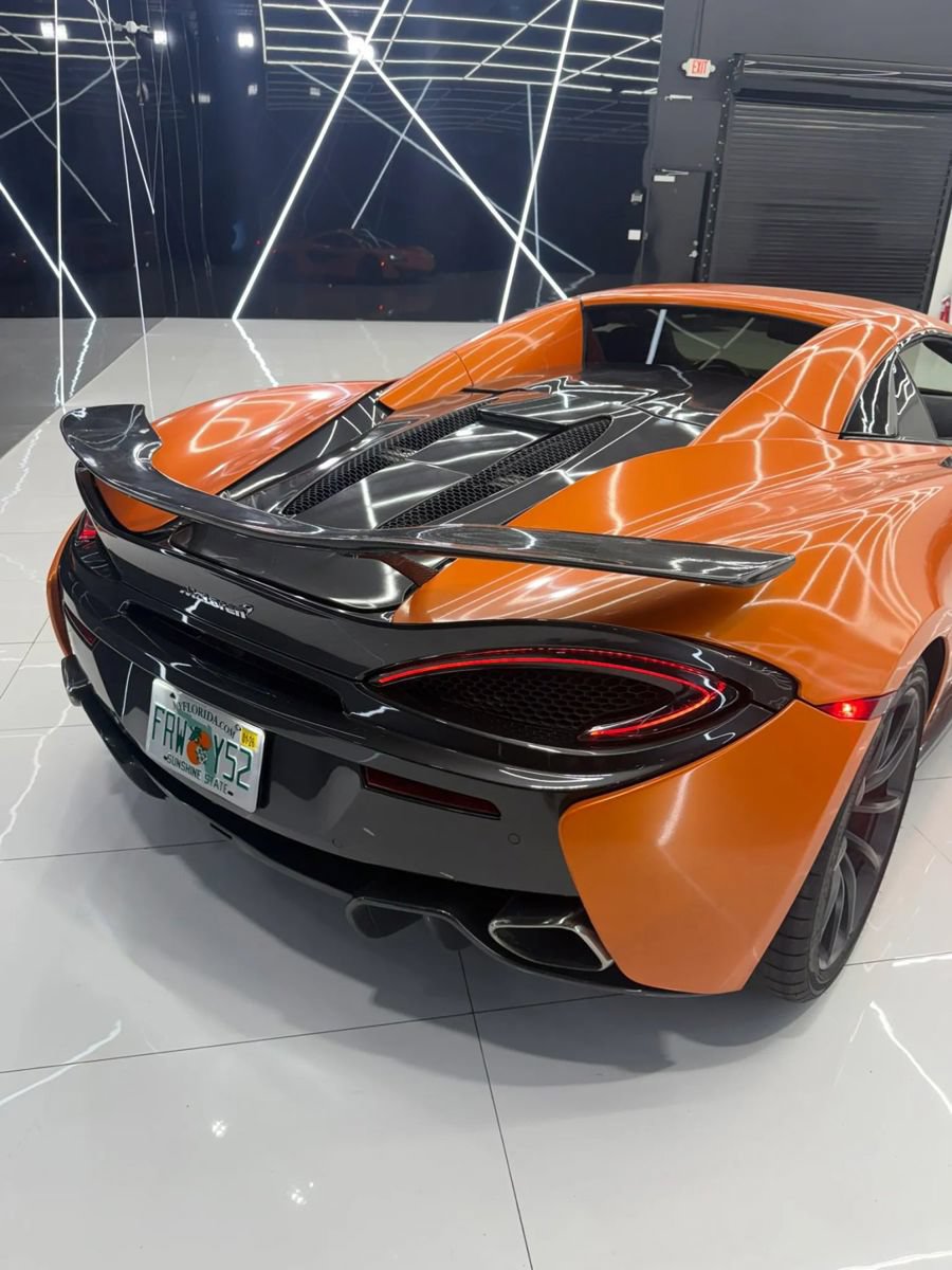 Used 2019 McLaren 570S Spider RWD image 15