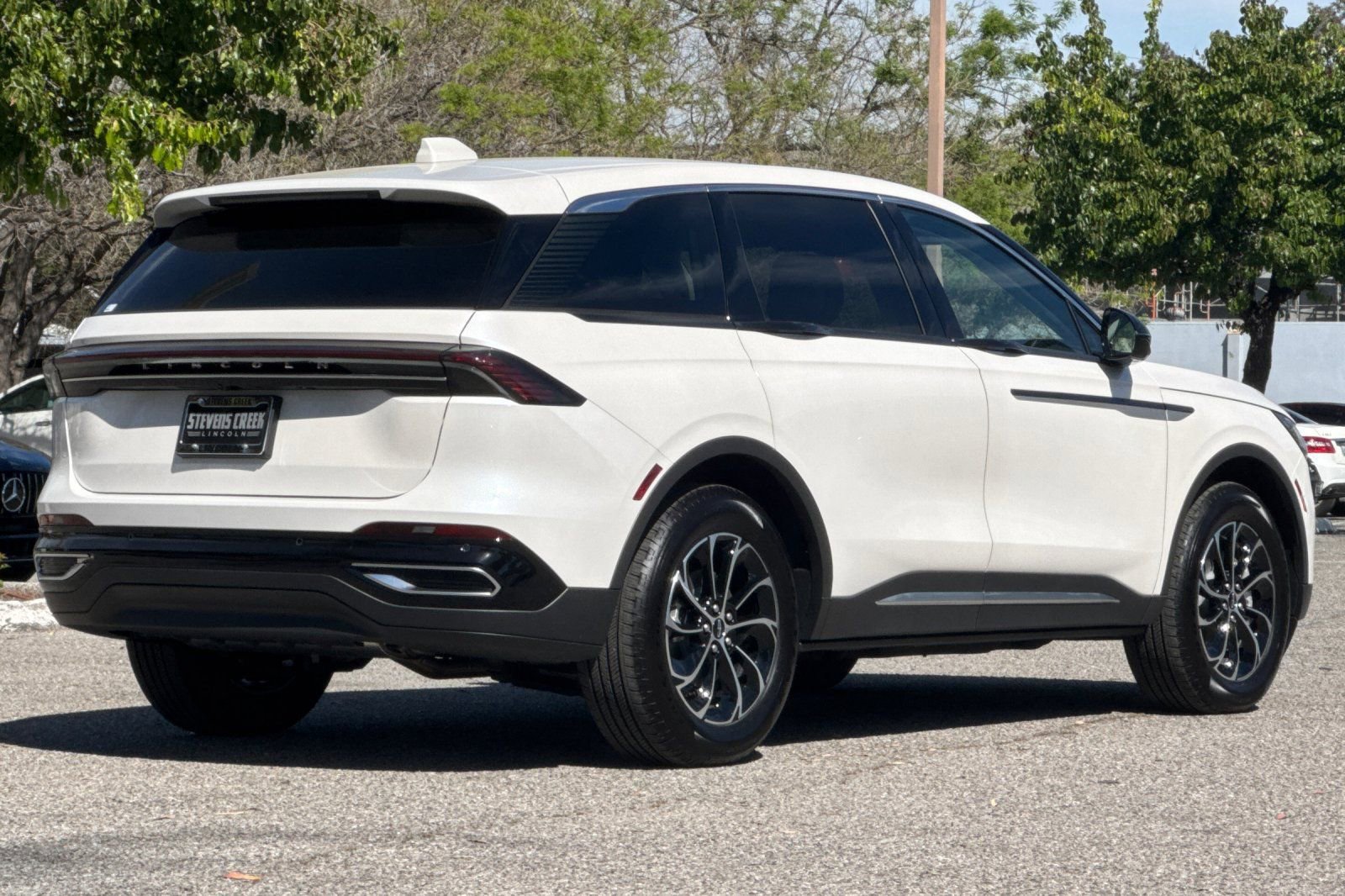 New 2026 Lincoln Nautilus Premier image 5