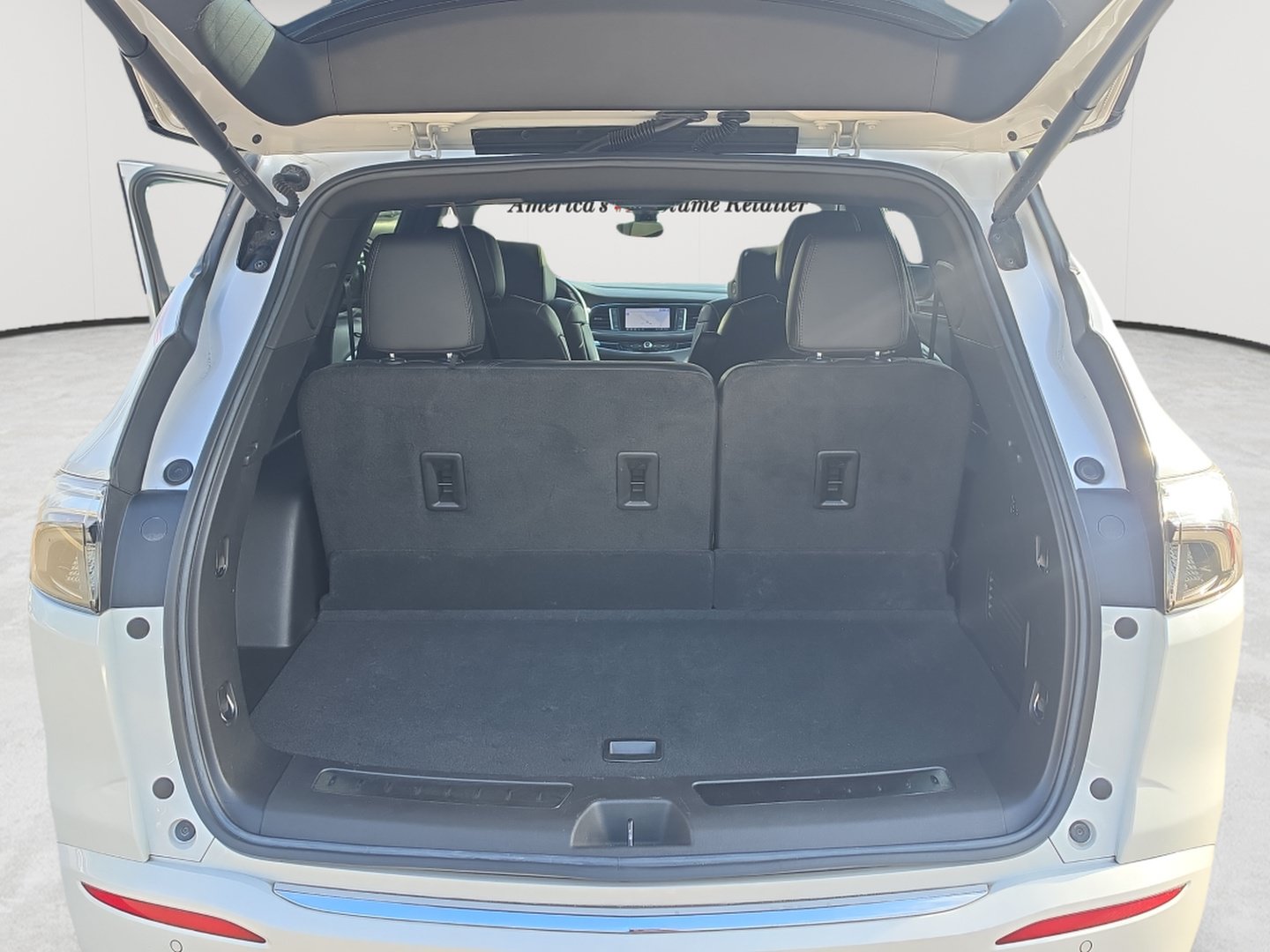 Used 2022 Buick Enclave Avenir w/ Avenir Technology Package FWD image 25