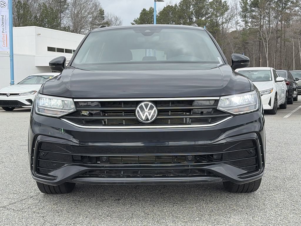 Certified 2023 Volkswagen Tiguan SE R-Line image 28