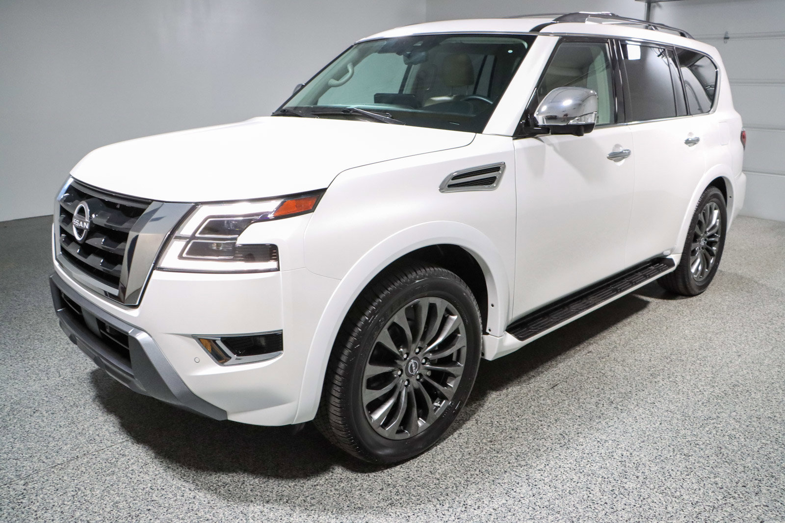 Used 2024 Nissan Armada Platinum w/ Captain's Chairs Package image 39