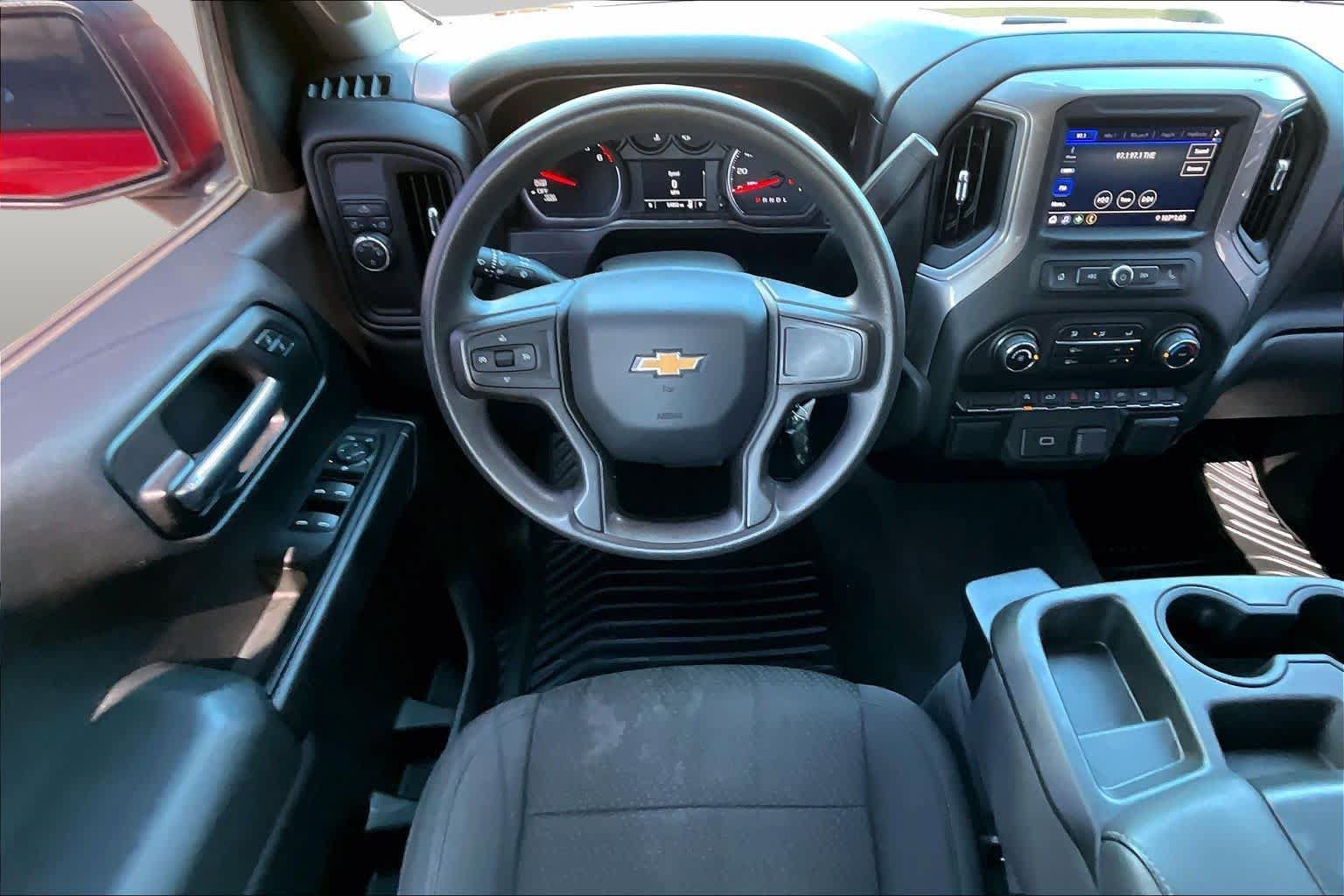 Used 2020 Chevrolet Silverado 1500 Custom w/ Custom Value Package RWD image 6