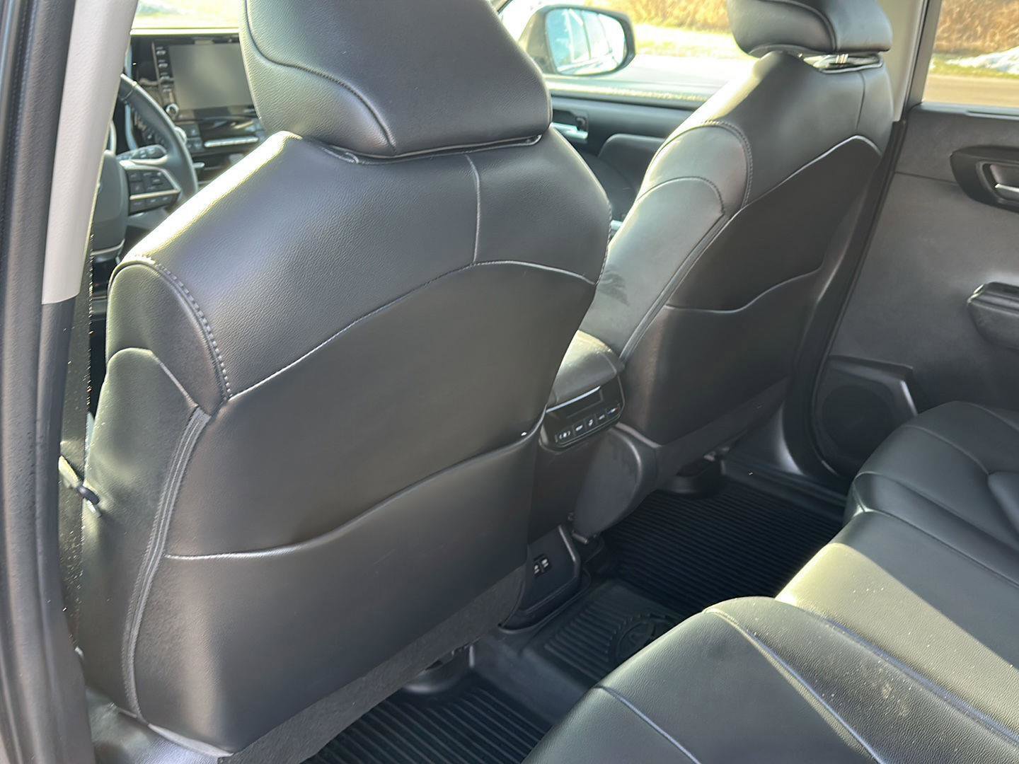 Used 2021 Toyota Highlander XLE image 15