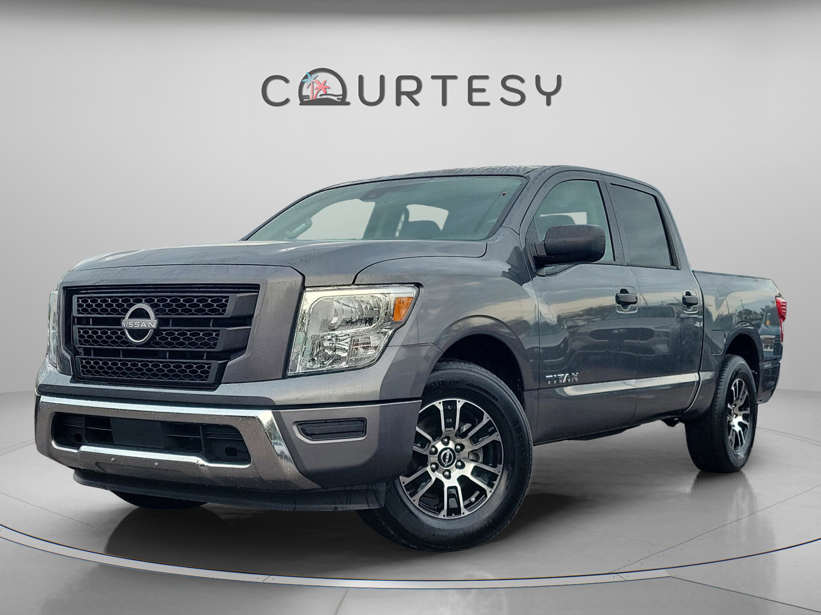 Certified 2023 Nissan Titan SV image 1