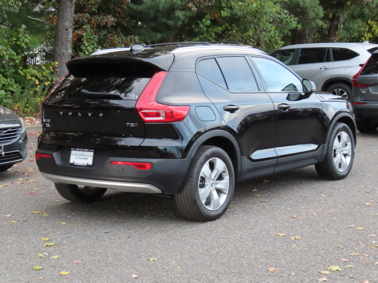 Used 2020 Volvo XC40 T5 Momentum image 23