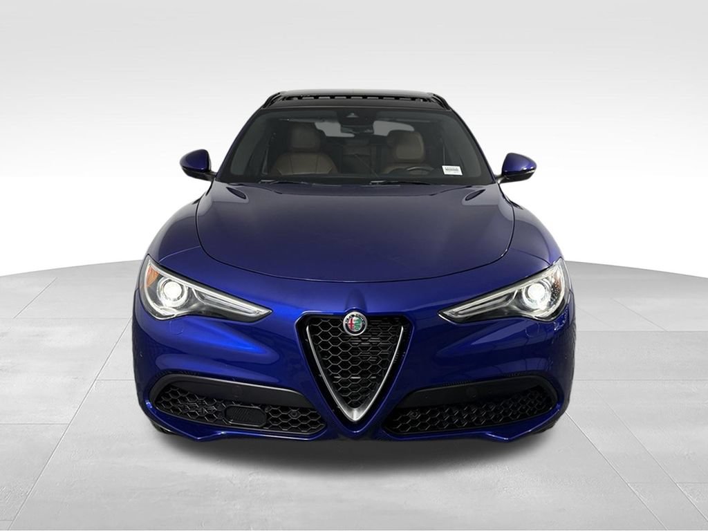 Used 2022 Alfa Romeo Stelvio Ti AWD/4WD image 3