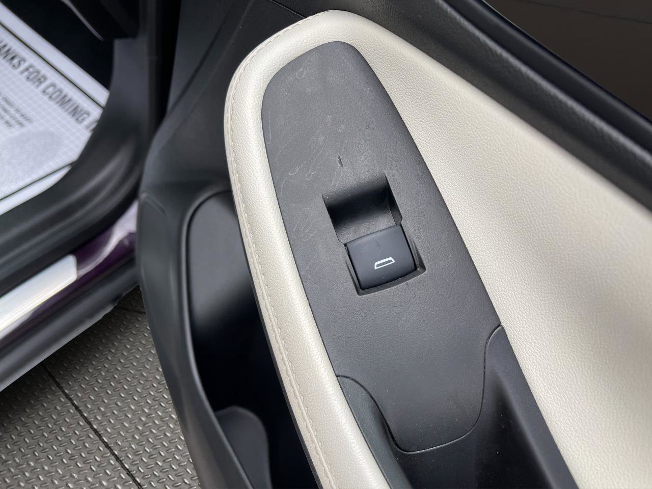Used 2021 Buick Encore GX Select AWD/4WD image 23