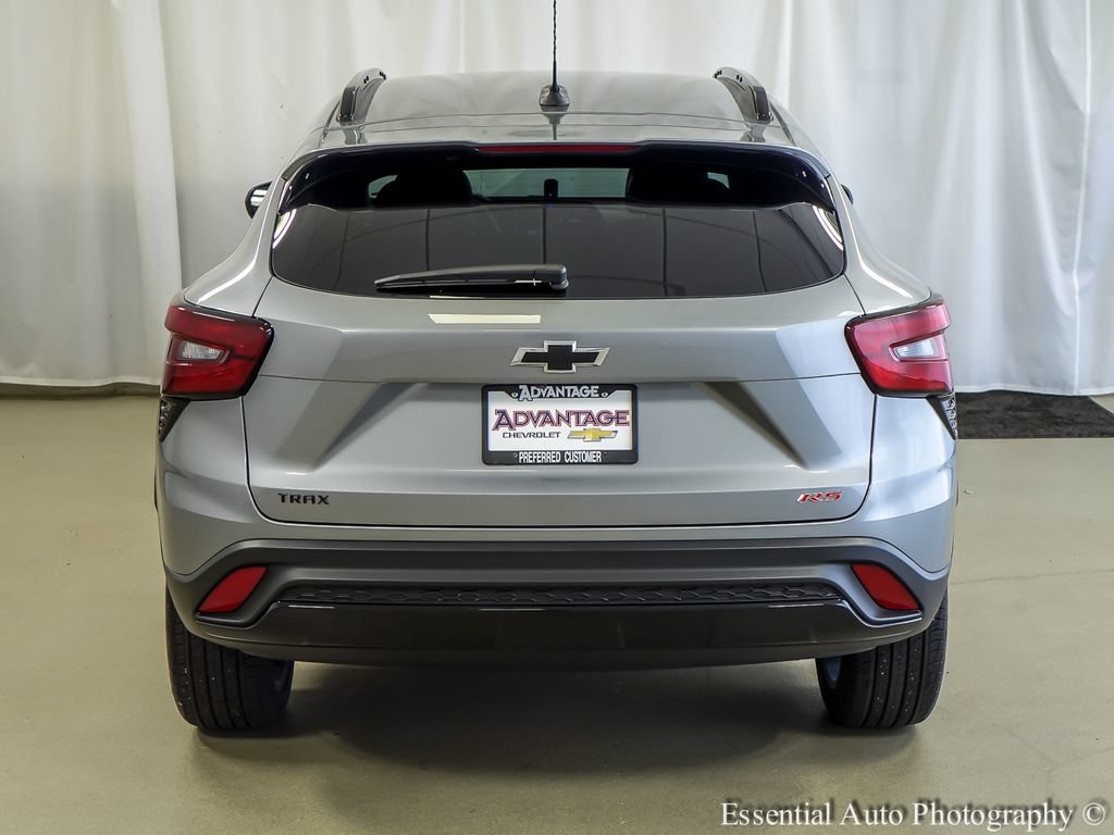Used 2025 Chevrolet Trax RS FWD image 6