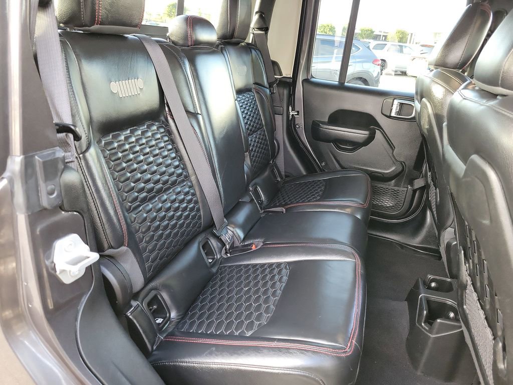 Certified 2022 Jeep Gladiator Rubicon w/ Cold Weather Group image 18