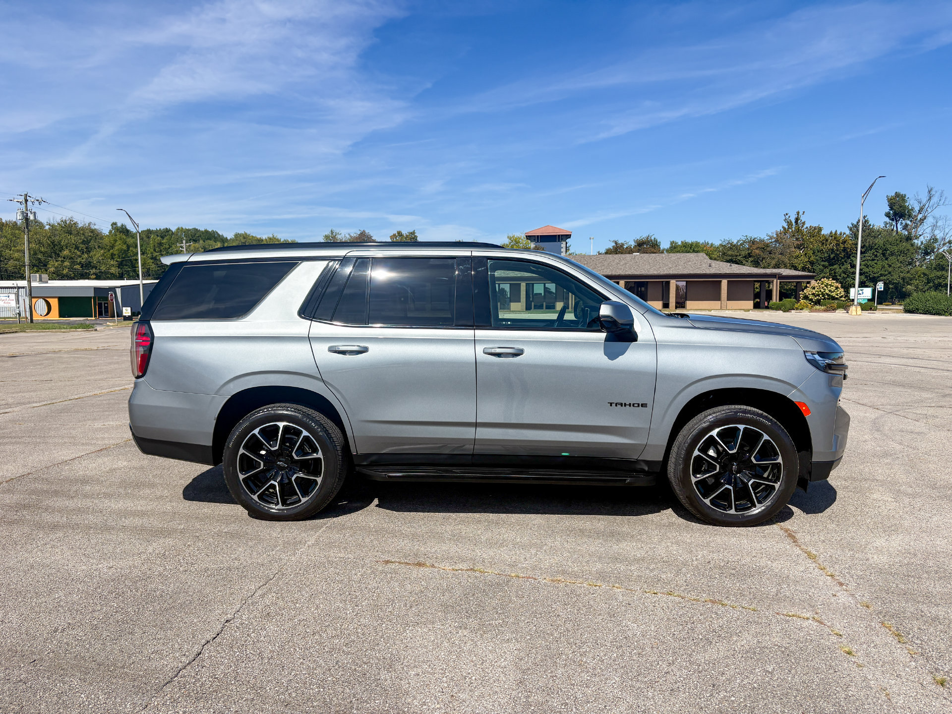 Used 2024 Chevrolet Tahoe RST w/ Luxury Package AWD/4WD image 10