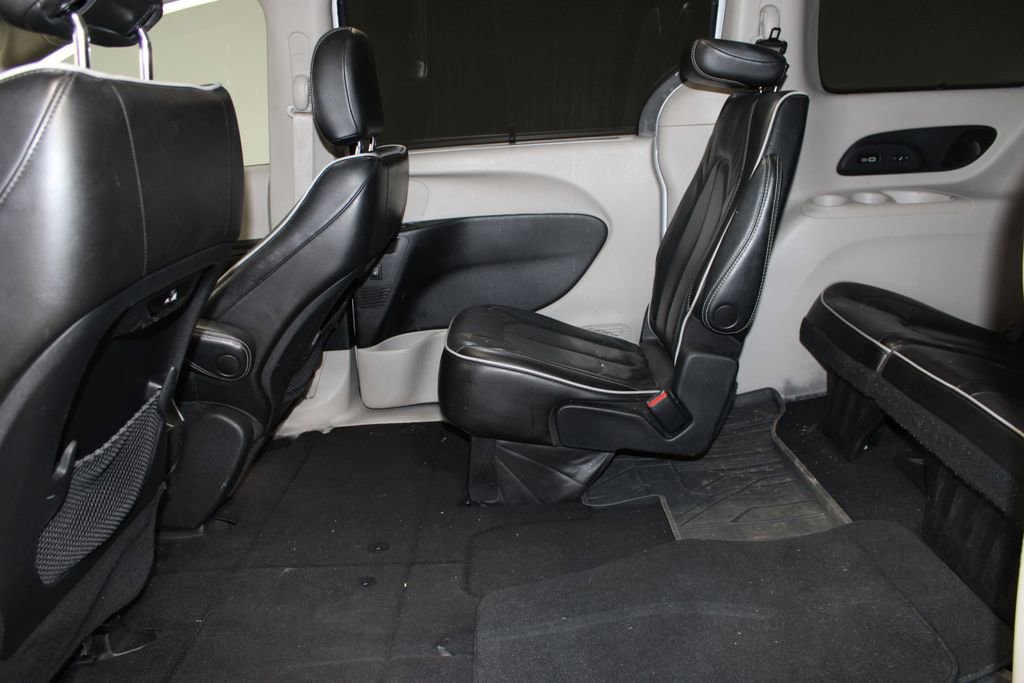 Used 2022 Chrysler Pacifica Limited image 18