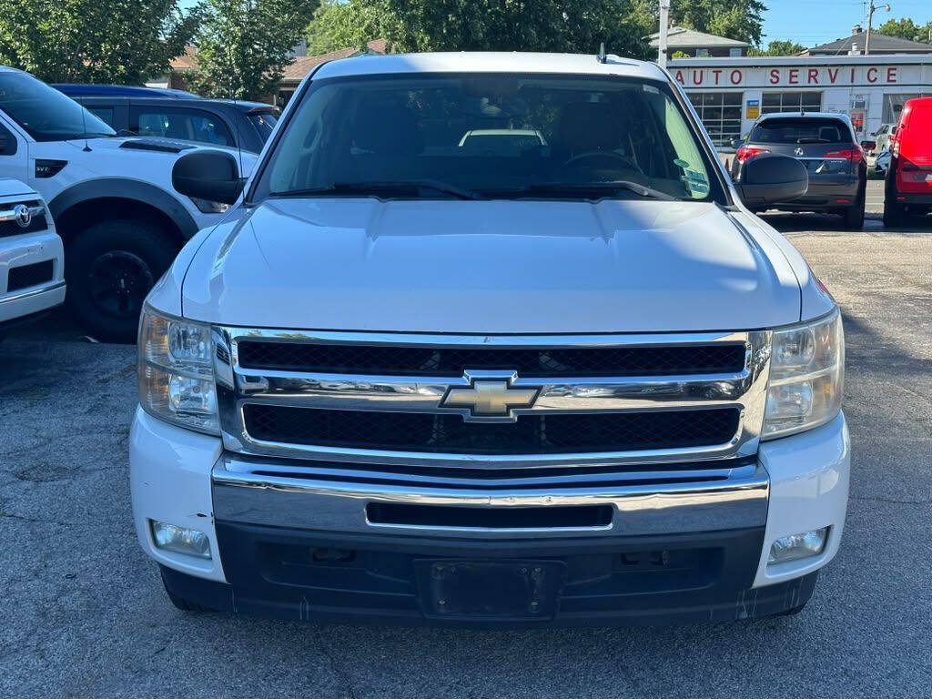 Used 2011 Chevrolet Silverado 1500 LT w/ All-Star Edition RWD image 2