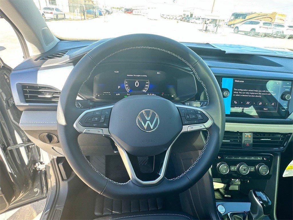 Used 2024 Volkswagen Taos SE FWD image 11