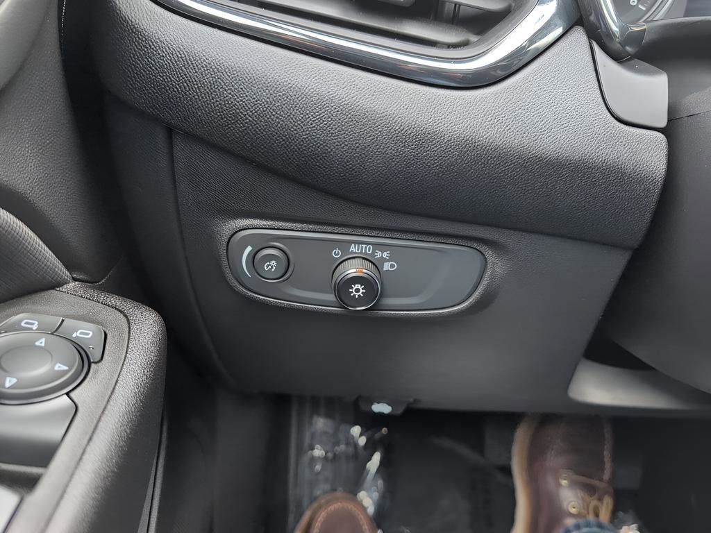 Used 2024 Chevrolet Equinox RS w/ RS Leather Package image 14