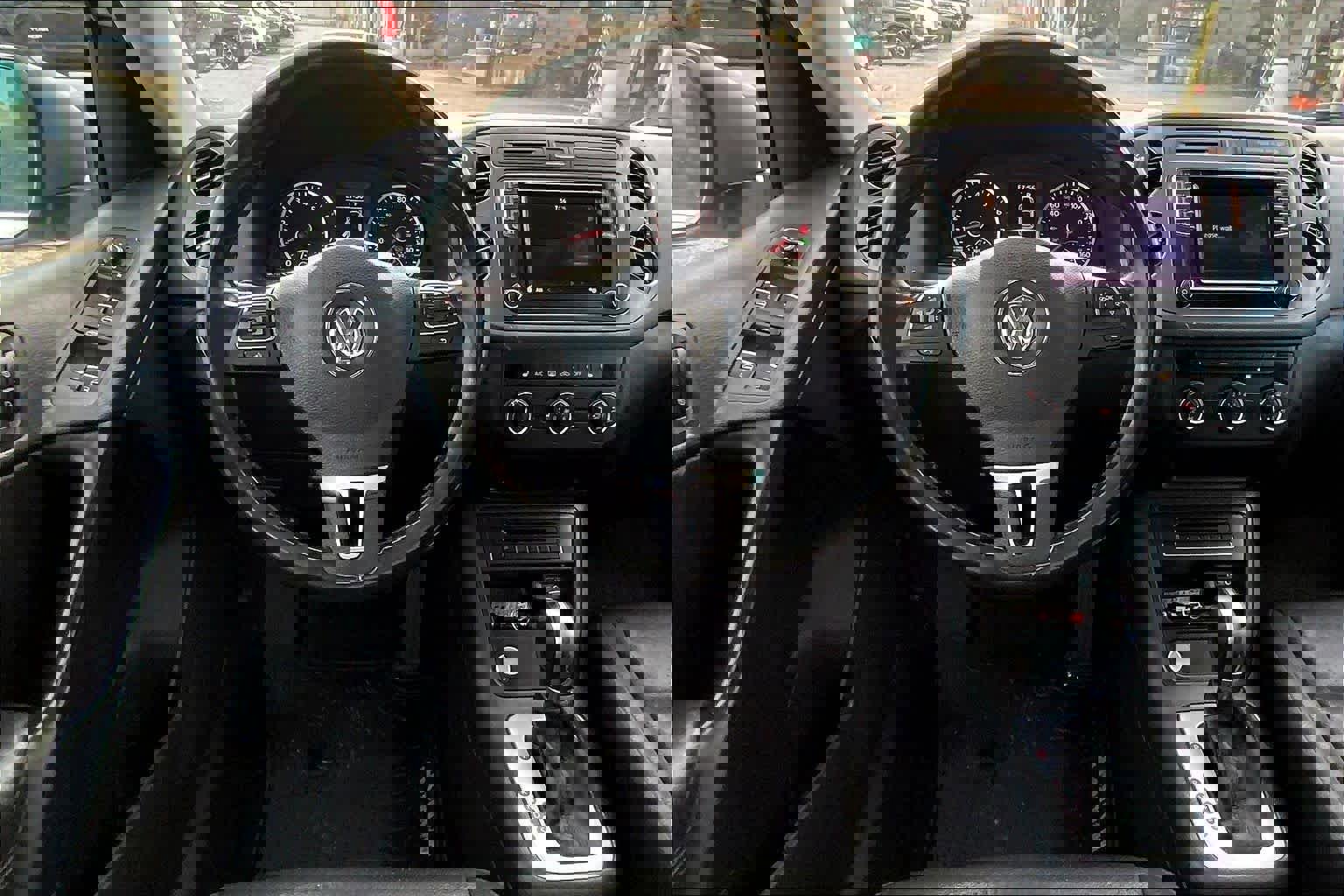 Used 2017 Volkswagen Tiguan Wolfsburg Edition image 4