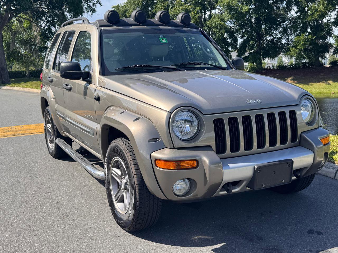 Used 2004 Jeep Liberty Renegade w/ Security Group AWD/4WD image 25