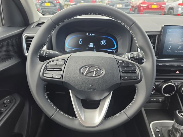 Used 2025 Hyundai Venue SEL image 20