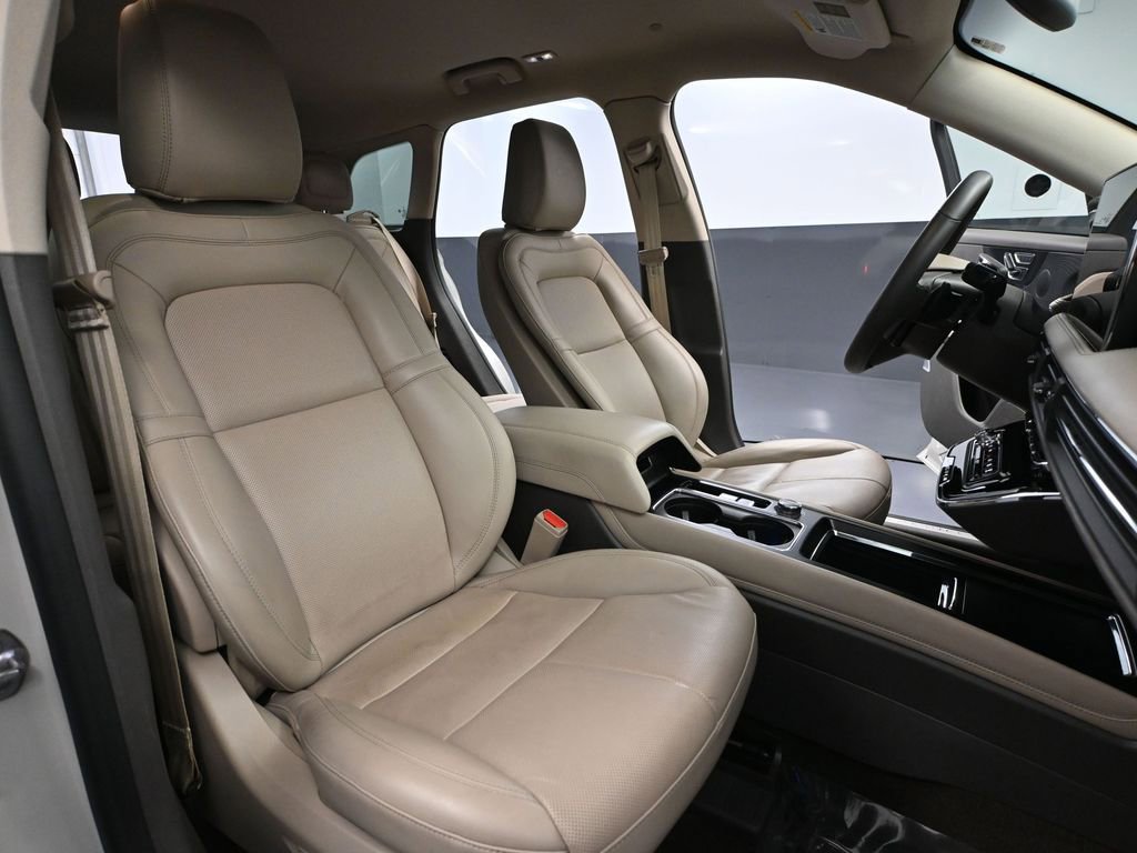 Used 2023 Lincoln Corsair Reserve image 46