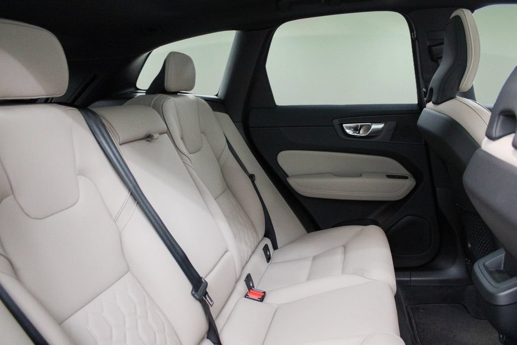 New 2026 Volvo XC60 B5 Plus w/ Protection Package Premier AWD/4WD image 27