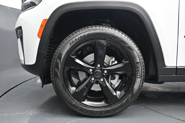 New 2027 Jeep Grand Cherokee Limited w/ Limited Altitude Package AWD/4WD image 14