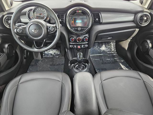 Used 2020 MINI Cooper 4-Door Hardtop w/ Storage Package FWD image 17
