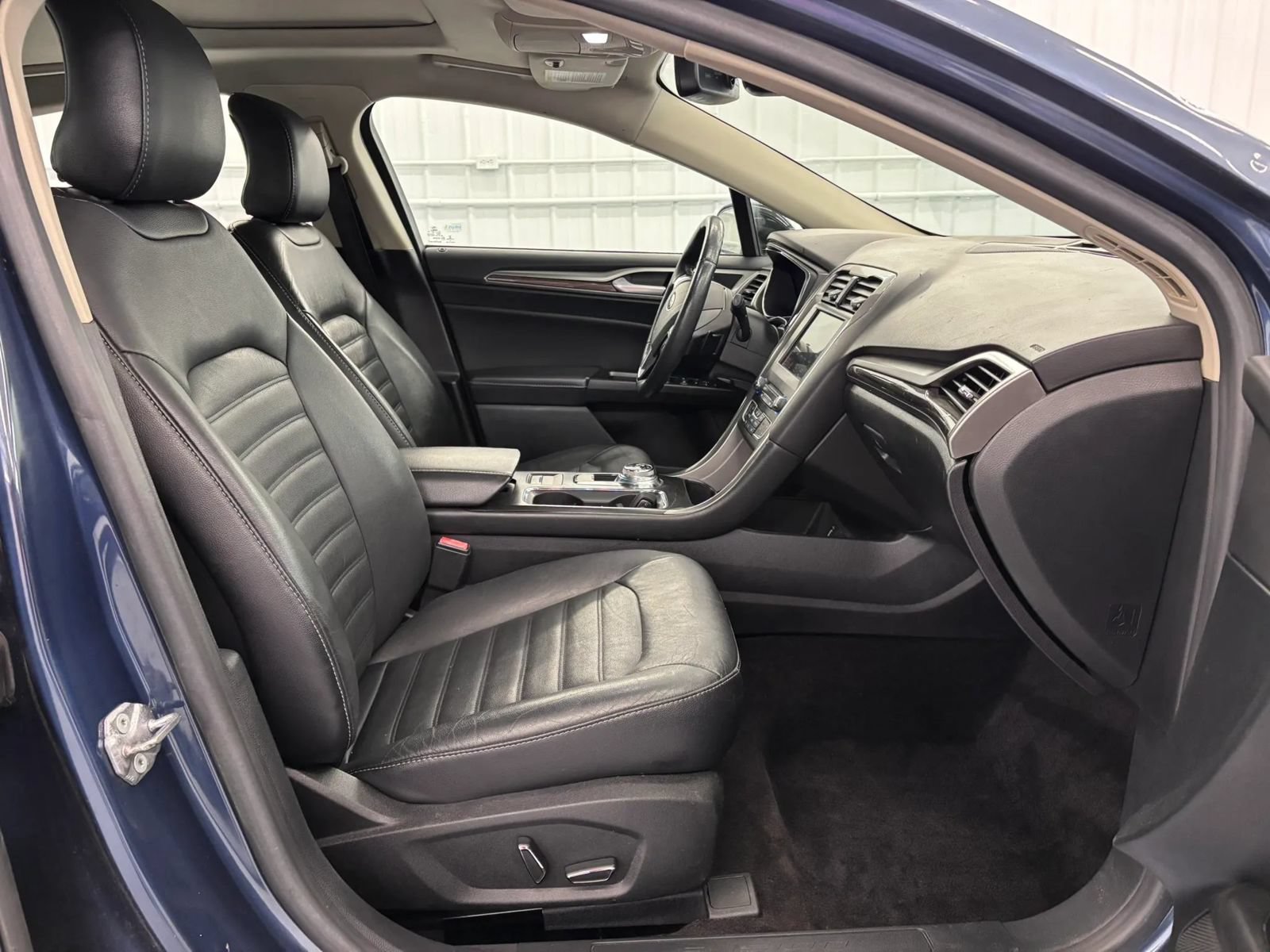 Used 2018 Ford Fusion SE w/ Fusion SE Technology Package FWD image 33