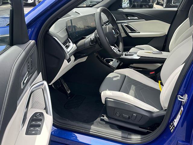 New 2026 BMW X2 xDrive28i w/ Technology Package AWD/4WD image 4