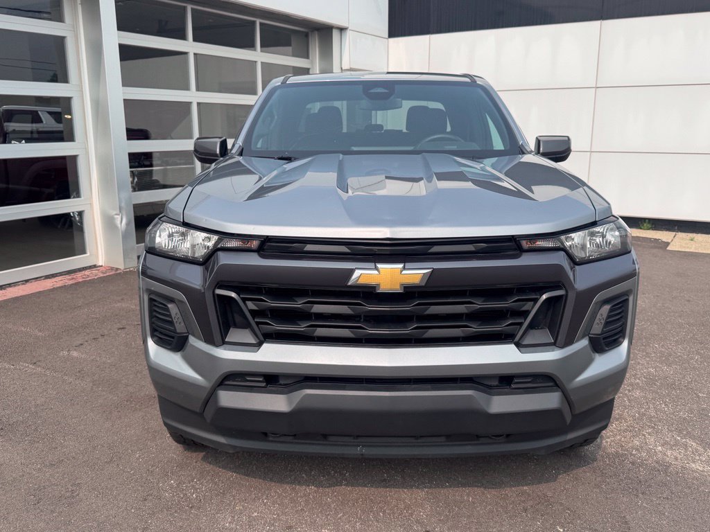 Used 2024 Chevrolet Colorado LT w/ Advanced Trailering Package AWD/4WD image 6