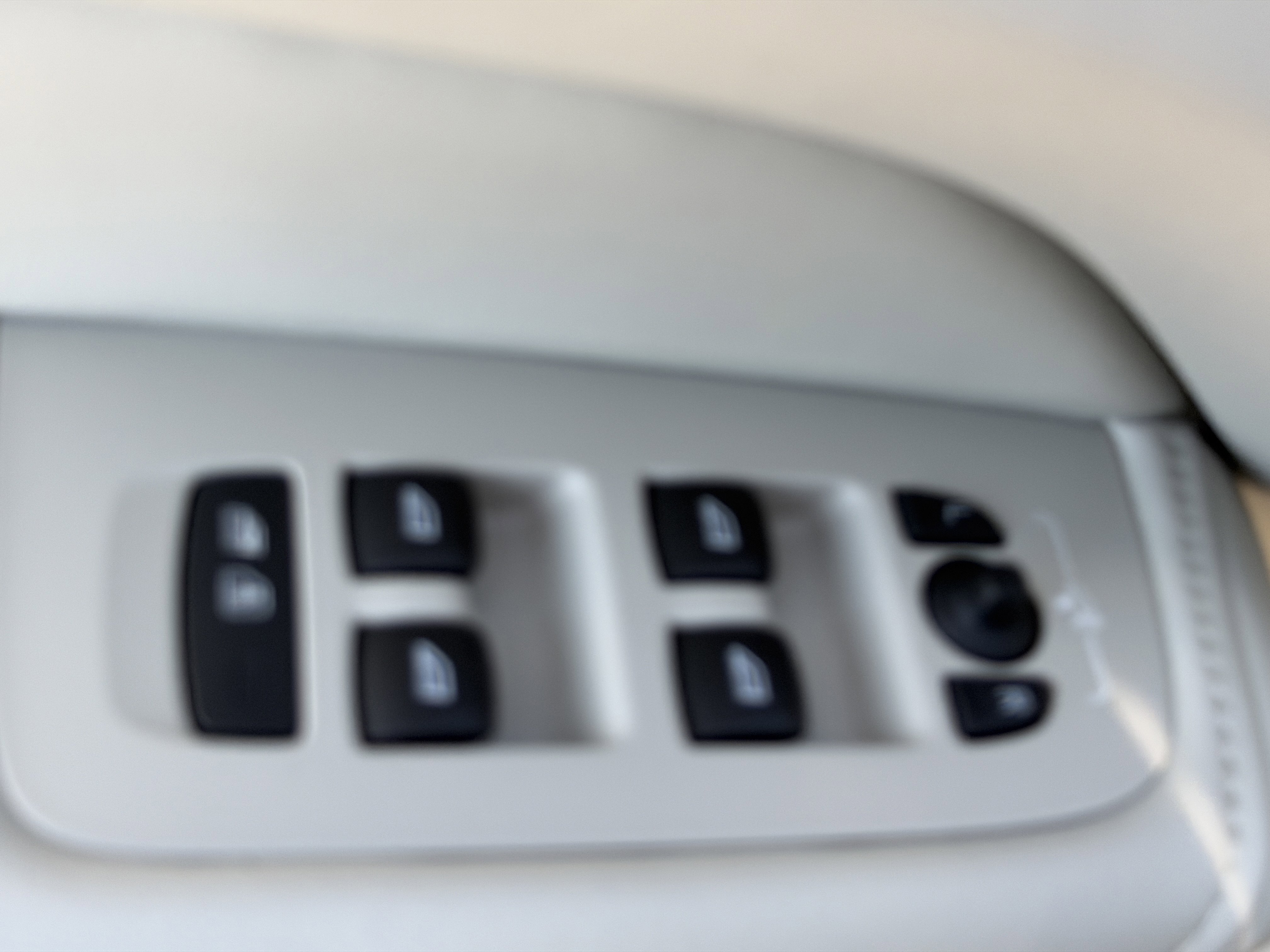 New 2026 Volvo XC60 T8 Ultra w/ Climate Package image 17