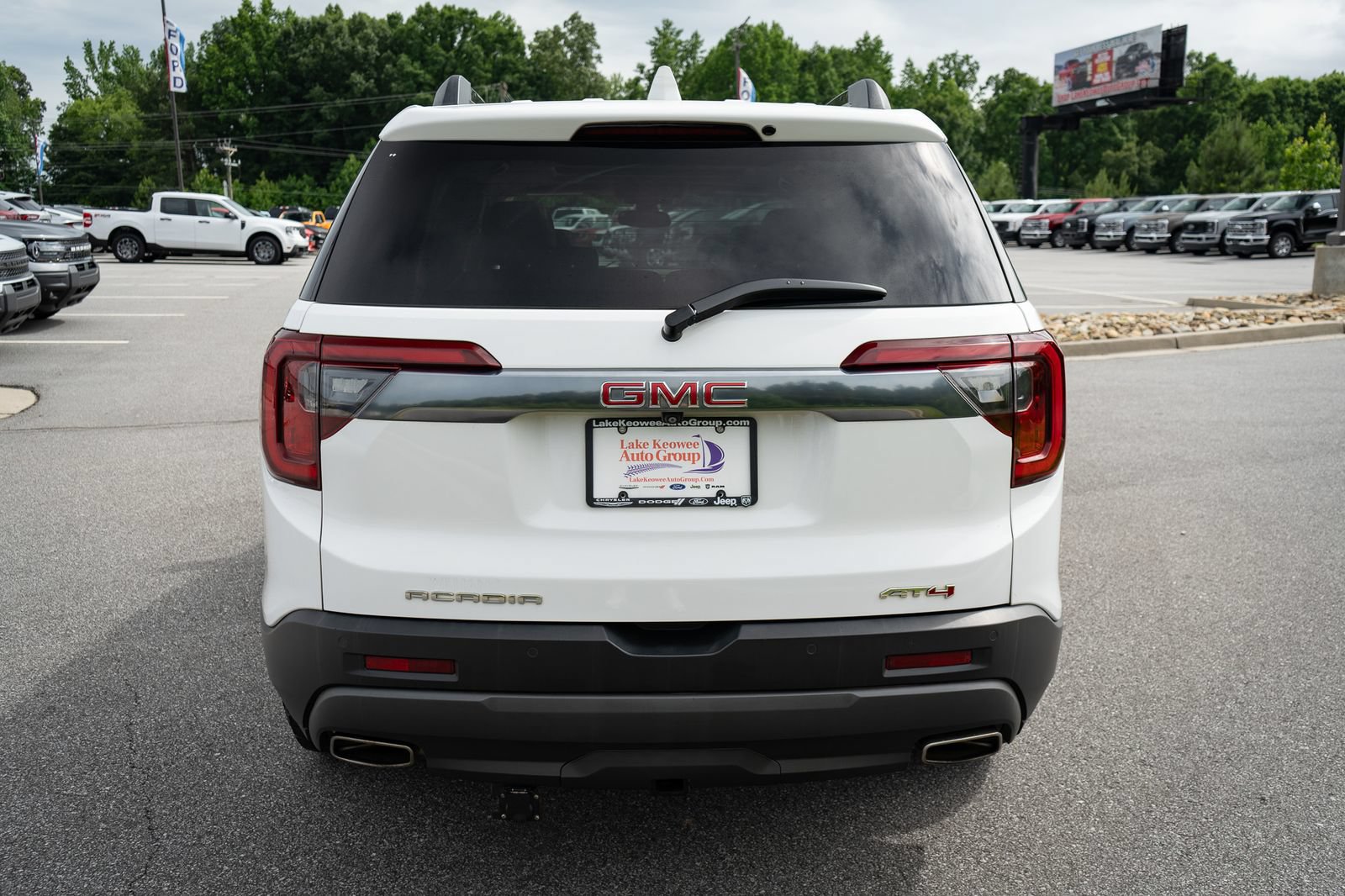 Used 2022 GMC Acadia AT4 w/ Preferred Package AWD/4WD image 8