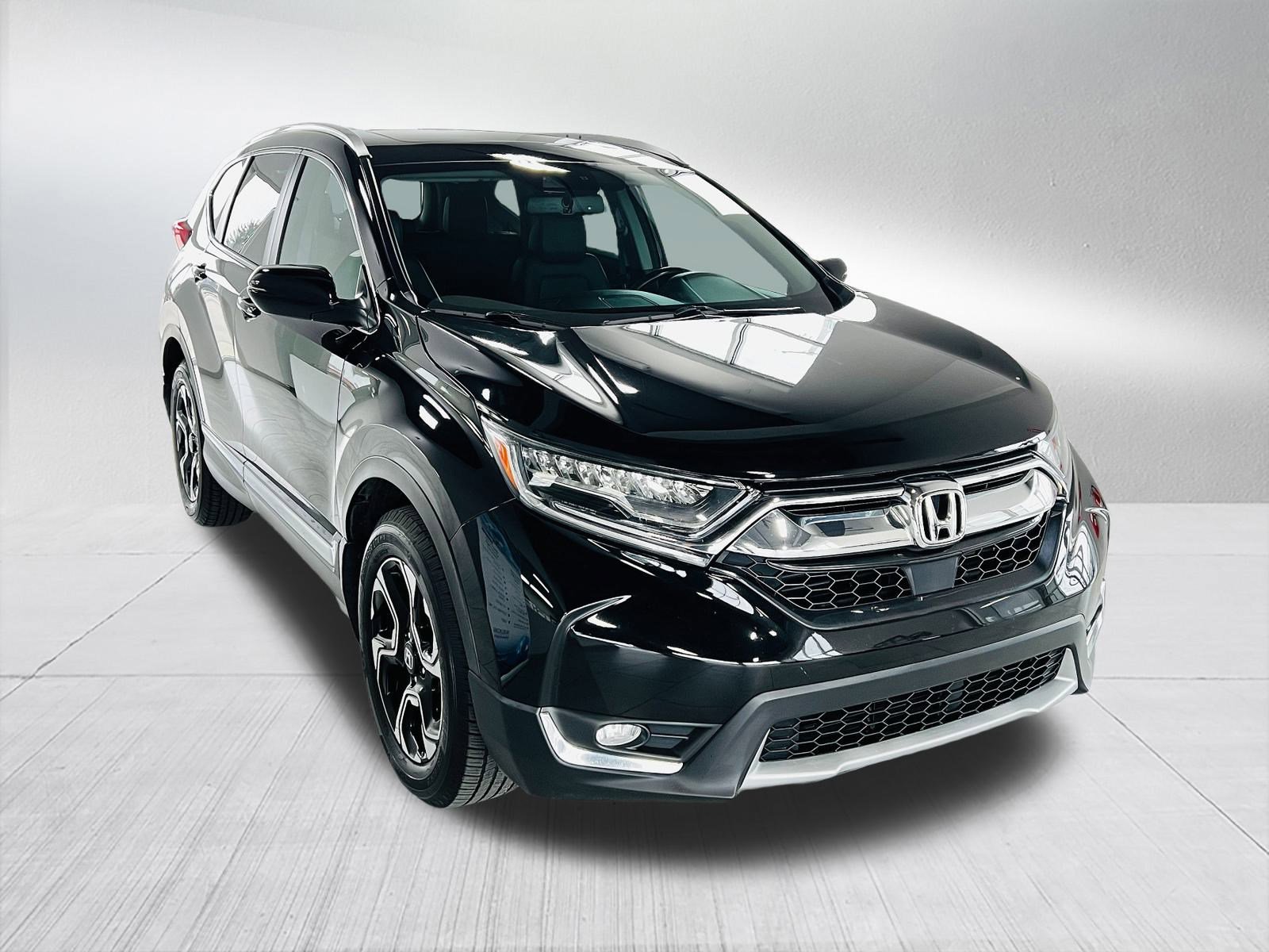 Used 2017 Honda CR-V Touring image 4