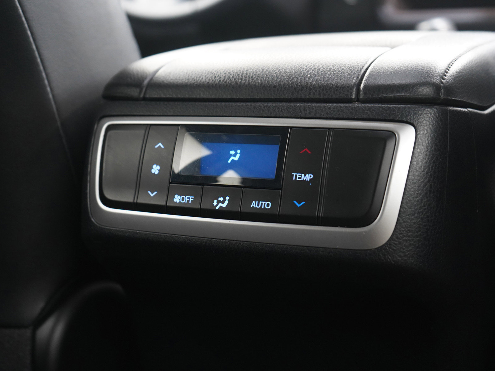 Used 2018 Toyota Highlander XLE image 14