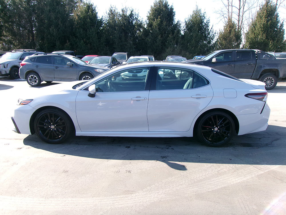 Used 2022 Toyota Camry XSE AWD/4WD image 3