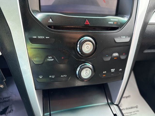 Used 2014 Ford Explorer XLT w/ Equipment Group 202A image 25