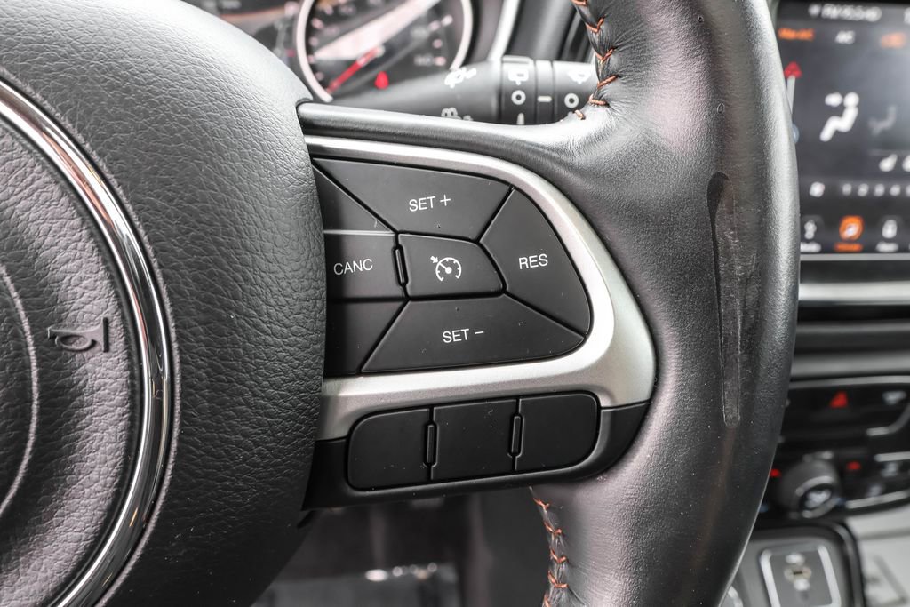 Used 2018 Jeep Compass Limited w/ Navigation Group image 23