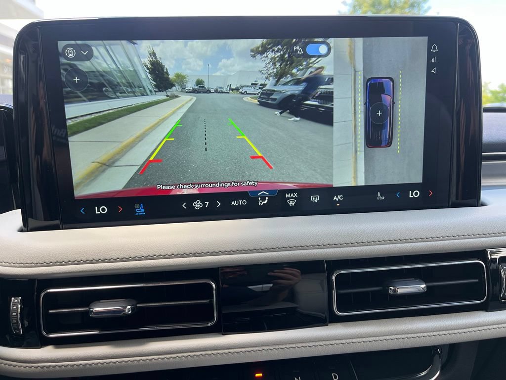 Used 2026 Lincoln Aviator AWD image 33