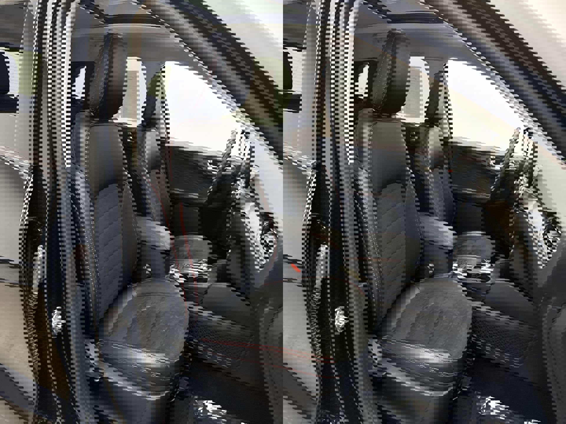 Used 2022 Ford Escape SEL w/ SEL Stealth AWD Package image 17