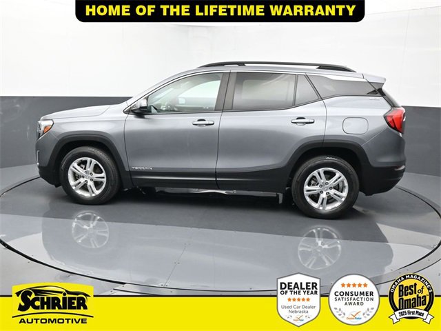 Used 2021 GMC Terrain SLE w/ Driver Convenience Package image 4