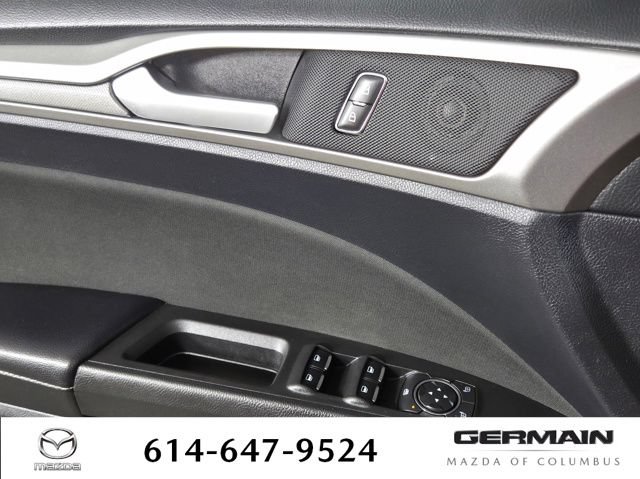 Used 2019 Ford Fusion SE FWD image 27