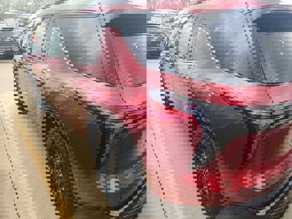 Used 2024 Chevrolet Traverse RS image 8