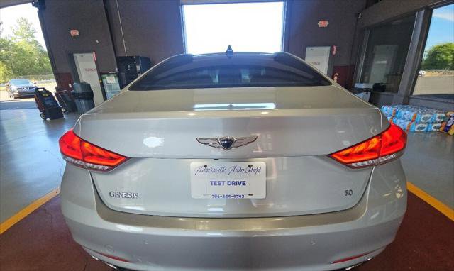 Used 2015 Hyundai Genesis 5.0 RWD image 7