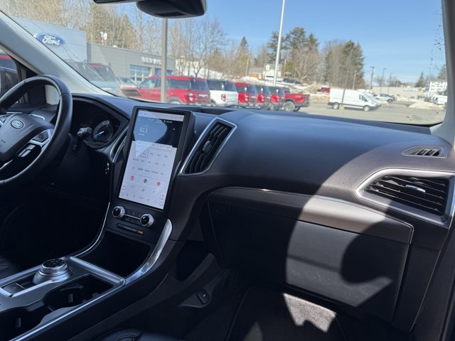 Certified 2024 Ford Edge Titanium AWD/4WD image 4