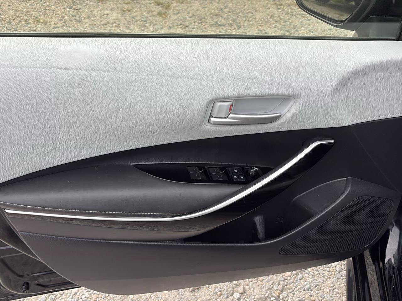 Used 2022 Toyota Corolla XSE FWD image 22