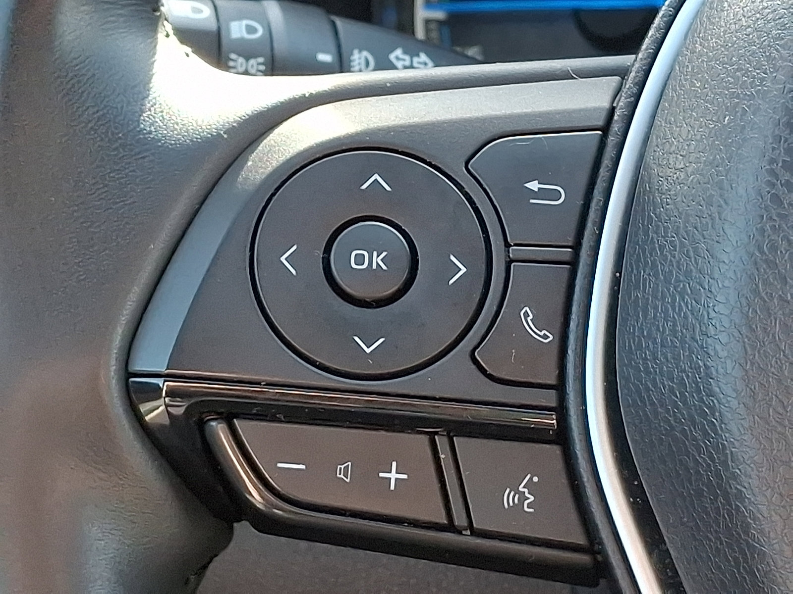 Used 2022 Toyota Venza Limited w/ Advanced Technology Package AWD/4WD image 21