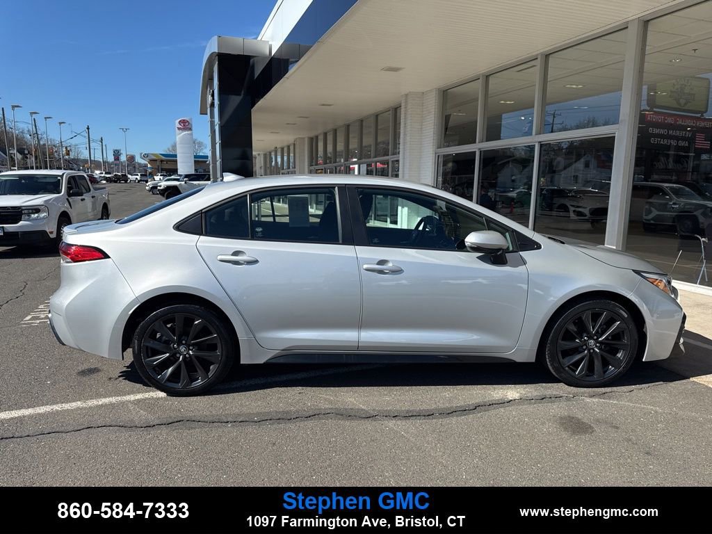 Used 2023 Toyota Corolla SE w/ Carpet Mat Package (TMS) image 8