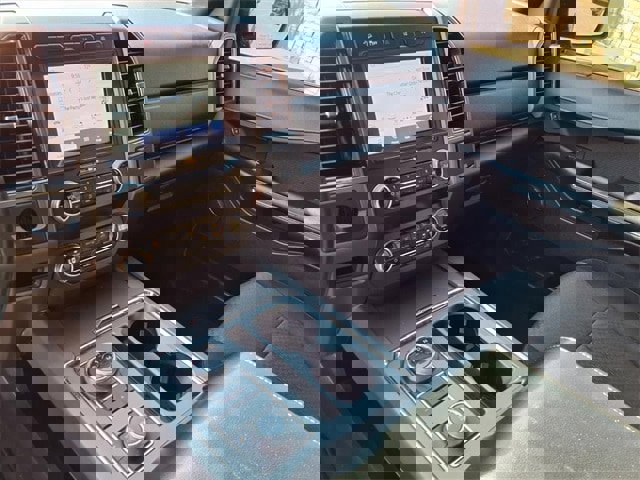 Used 2021 Ford Expedition XLT image 7