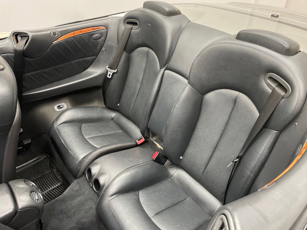 Used 2005 Mercedes-Benz CLK 500 Cabriolet image 32