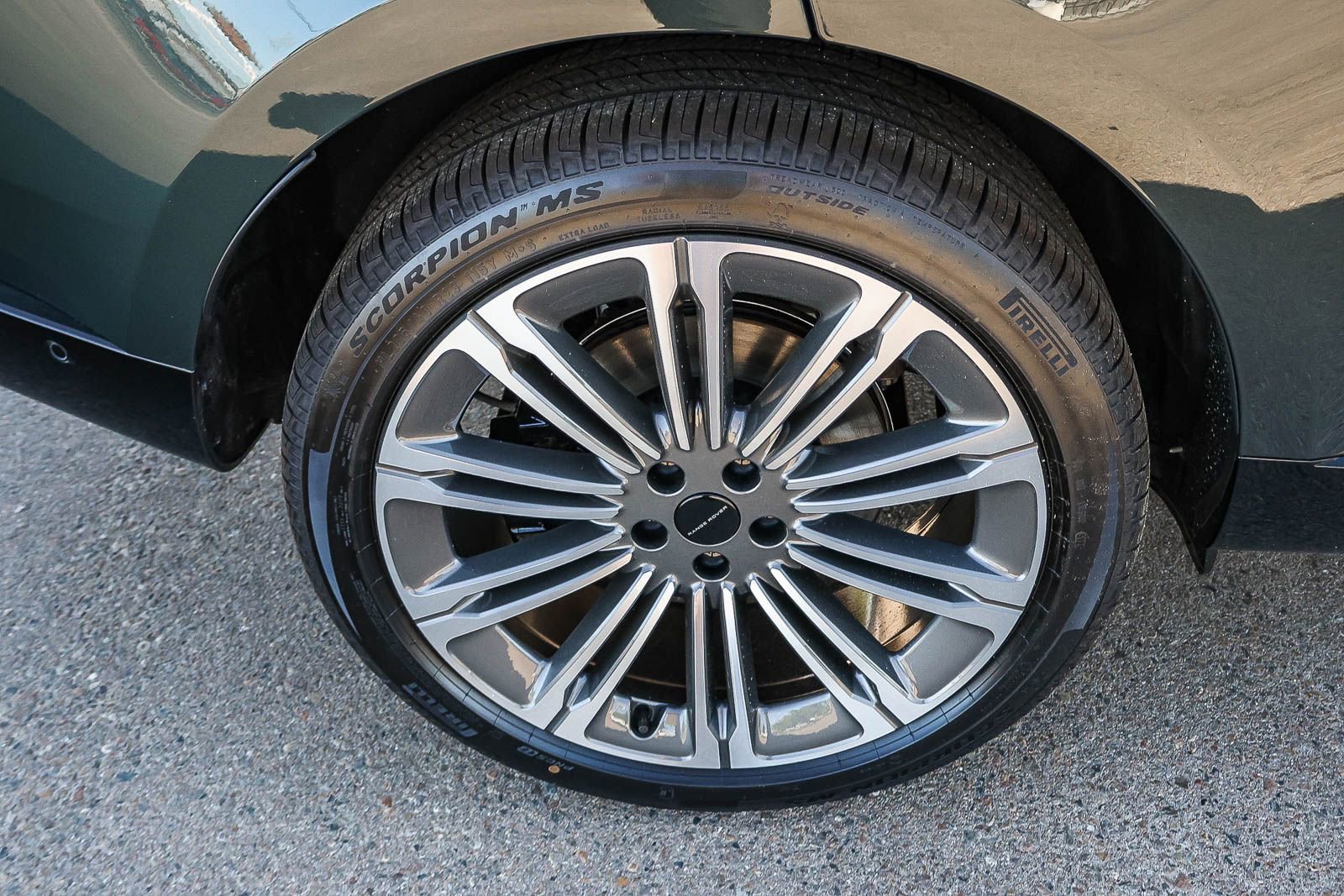 New 2026 Land Rover Range Rover SE image 13